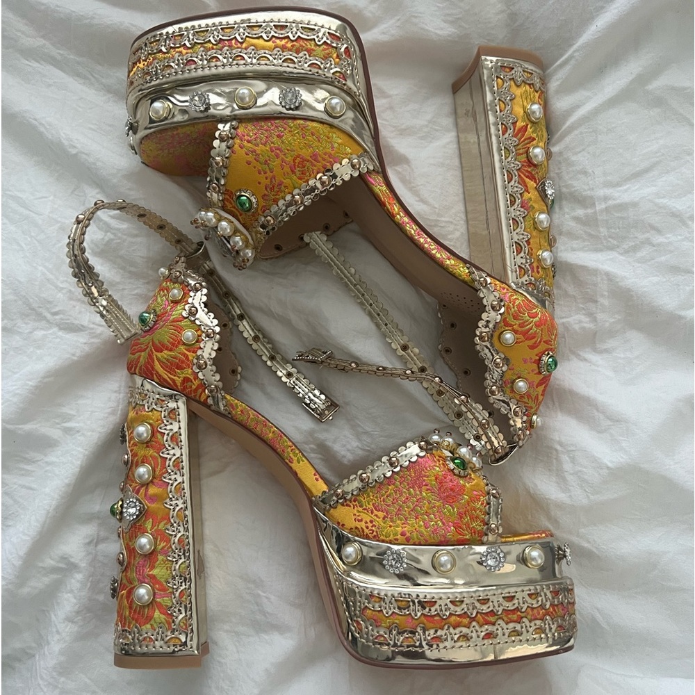 AKIRA: Azalea Wang CiCi New Orange Heels